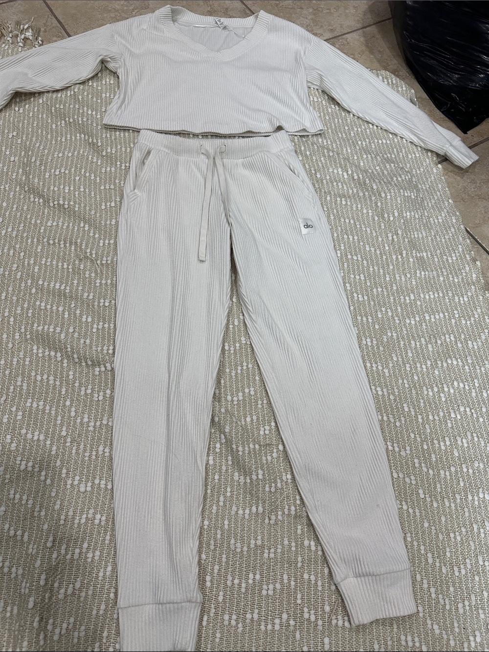 ALO Yoga Ribbed Track Joggers & Top Set - Cream